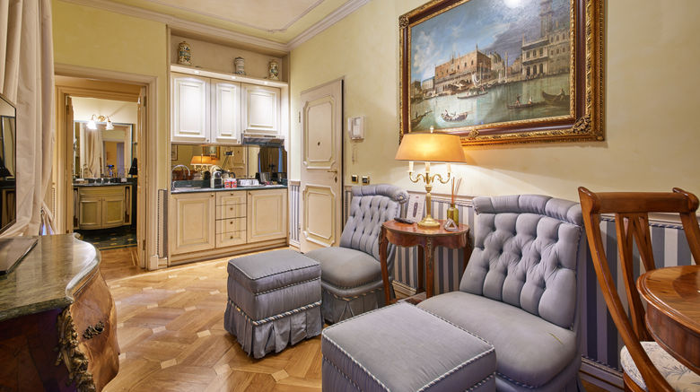 <b>PETIT PALAIS HOTEL DE CHARME Suite</b>. Images powered by <a href="https://www.leonardoworldwide.com/" title="Leonardo Worldwide" target="_blank">Leonardo</a>.