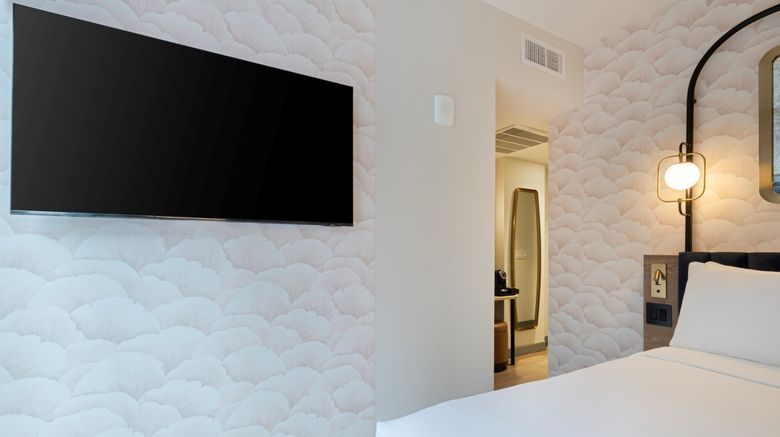 <b>voco Times Square Room</b>. Images powered by <a href="https://www.leonardoworldwide.com/" title="Leonardo Worldwide" target="_blank">Leonardo</a>.