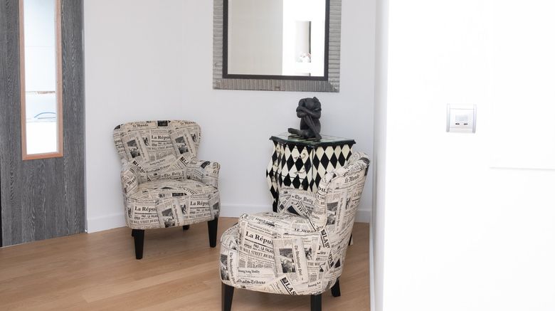 <b>Le Chateau de Beaulieu Lobby</b>. Images powered by <a href="https://www.leonardoworldwide.com/" title="Leonardo Worldwide" target="_blank">Leonardo</a>.