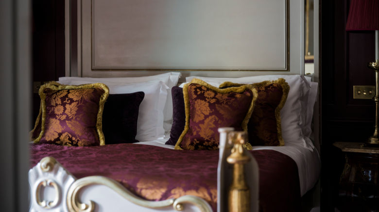 <b>Hazlitts Hotel Room</b>. Images powered by <a href="https://www.leonardoworldwide.com/" title="Leonardo Worldwide" target="_blank">Leonardo</a>.
