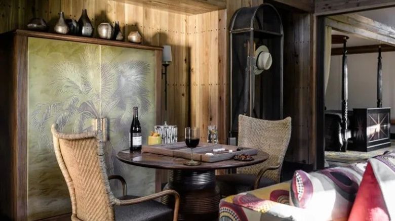 <b>Xigera Safari Lodge Suite</b>. Images powered by <a href="https://www.leonardoworldwide.com/" title="Leonardo Worldwide" target="_blank">Leonardo</a>.