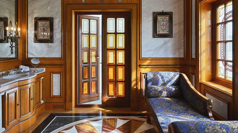 <b>The Villa Casa Casuarina Suite</b>. Images powered by <a href="https://www.leonardoworldwide.com/" title="Leonardo Worldwide" target="_blank">Leonardo</a>.