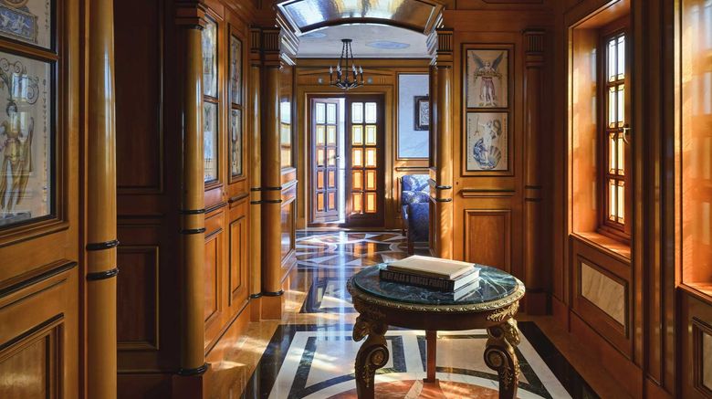 <b>The Villa Casa Casuarina Suite</b>. Images powered by <a href="https://www.leonardoworldwide.com/" title="Leonardo Worldwide" target="_blank">Leonardo</a>.