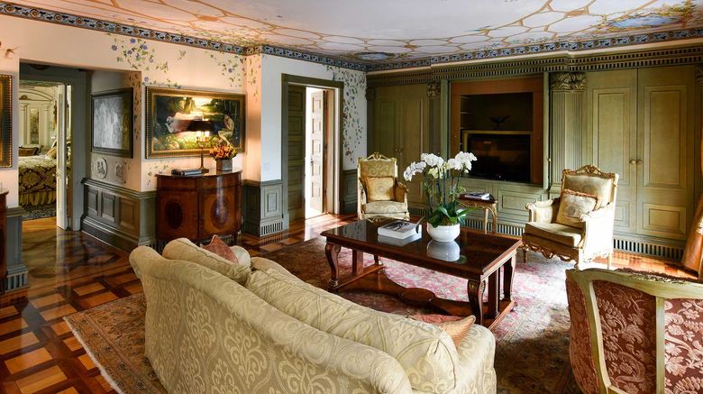 <b>The Villa Casa Casuarina Suite</b>. Images powered by <a href="https://www.leonardoworldwide.com/" title="Leonardo Worldwide" target="_blank">Leonardo</a>.