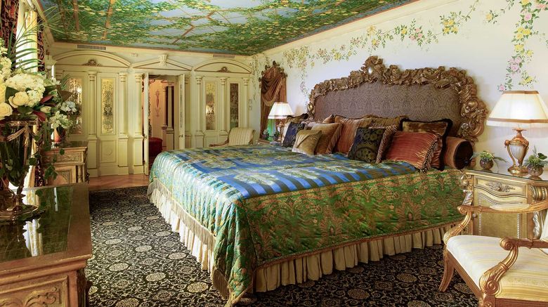 <b>The Villa Casa Casuarina Suite</b>. Images powered by <a href="https://www.leonardoworldwide.com/" title="Leonardo Worldwide" target="_blank">Leonardo</a>.