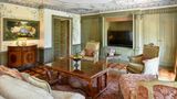 The Villa Casa Casuarina Suite