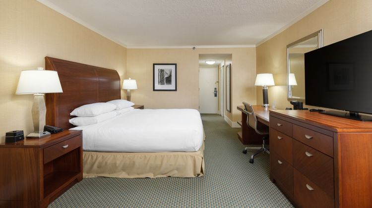 DoubleTree by Hilton Stamford Room