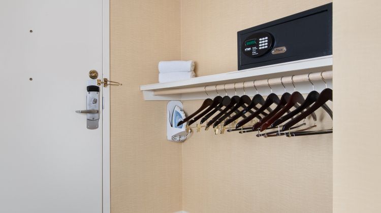 DoubleTree by Hilton Stamford Room
