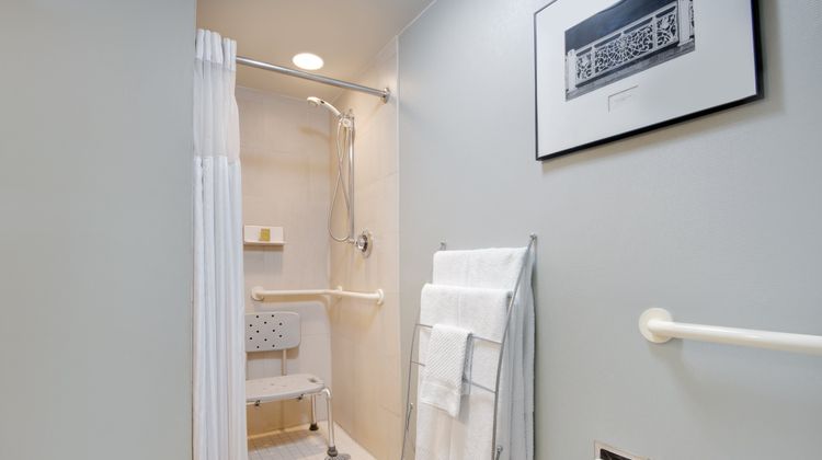 DoubleTree by Hilton Stamford Room