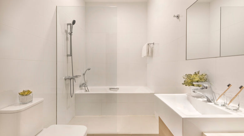 <b>Village Residence West Coast Room</b>. Images powered by <a href="https://www.leonardoworldwide.com/" title="Leonardo Worldwide" target="_blank">Leonardo</a>.