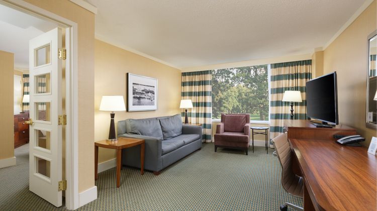 DoubleTree by Hilton Stamford Room
