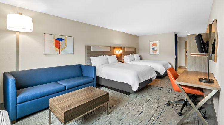 Holiday Inn Express Suite