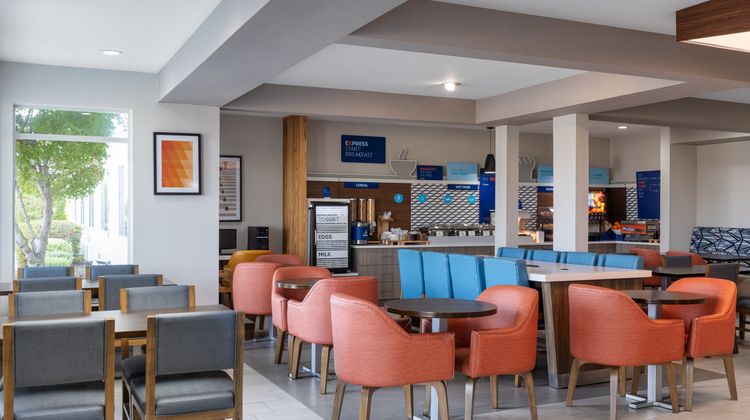 Holiday Inn Express Redding North Restaurant