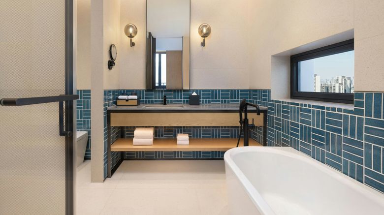 <b>Four Points Sheraton Bai'e Tan Room</b>. Images powered by <a href="https://www.leonardoworldwide.com/" title="Leonardo Worldwide" target="_blank">Leonardo</a>.
