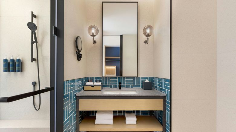 <b>Four Points Sheraton Bai'e Tan Room</b>. Images powered by <a href="https://www.leonardoworldwide.com/" title="Leonardo Worldwide" target="_blank">Leonardo</a>.