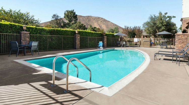 Fairfield Inn and Suites Norco Pool