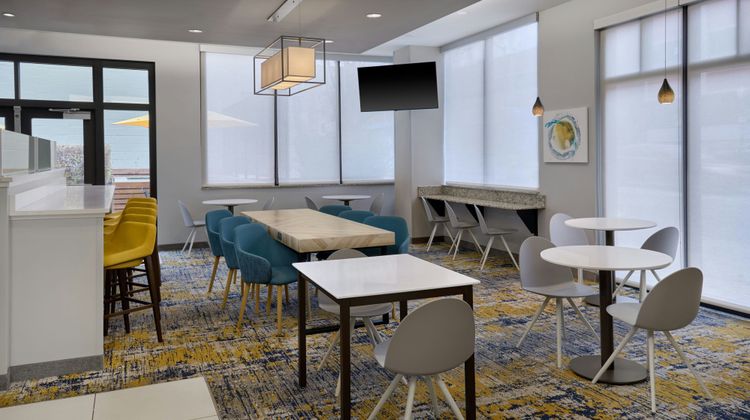 TownePlace Suites Lawrence Downtown Restaurant
