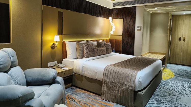 Effotel Hotel by Sayaji Suite
