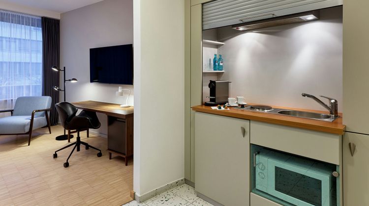 FOUR Munich Neue Messe Room