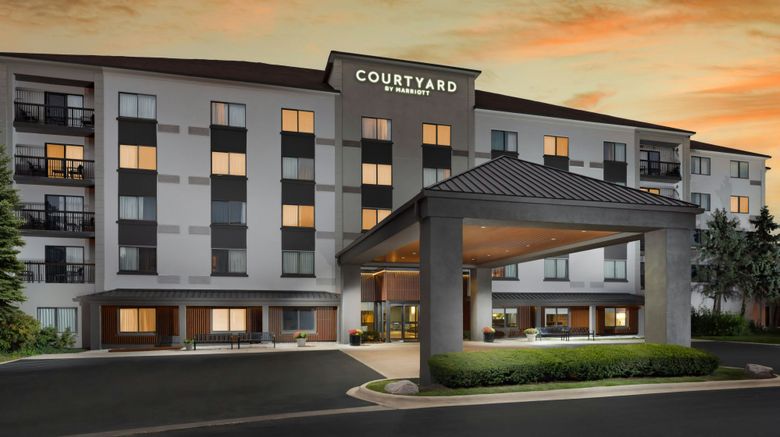 <b>Courtyard Chicago Midway Airport Exterior</b>. Images powered by <a href="https://www.leonardoworldwide.com/" title="Leonardo Worldwide" target="_blank">Leonardo</a>.