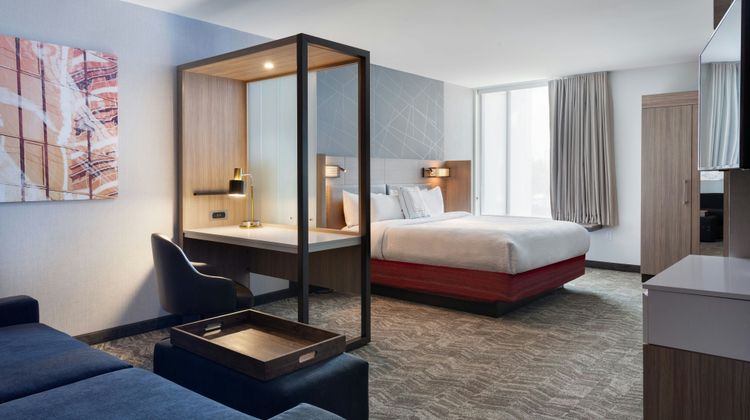 SpringHill Suites by Marriott Millenia Suite