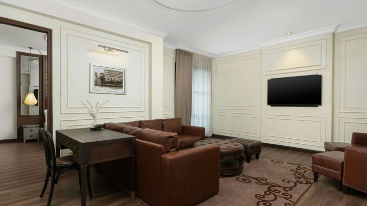 Metropole Bangkok Room