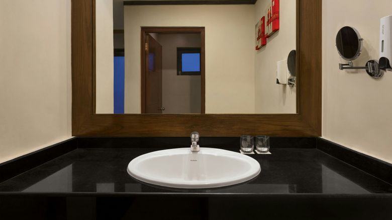 <b>Blue Ocean Resort & Spa Room</b>. Images powered by <a href="https://www.leonardoworldwide.com/" title="Leonardo Worldwide" target="_blank">Leonardo</a>.