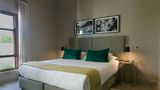 <b>De Zalze Lodge Room</b>. Images powered by <a href="https://www.leonardoworldwide.com/" title="Leonardo Worldwide" target="_blank">Leonardo</a>.