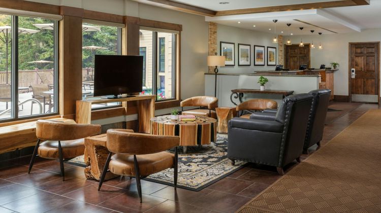 Marriott's StreamSide Evergreen at Vail Lobby