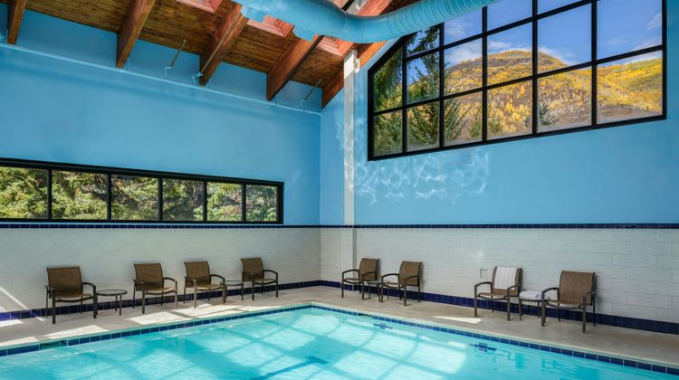 Marriott's StreamSide Douglas at Vail Pool