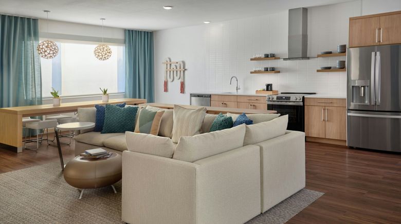 <b>Element Branson Room</b>. Images powered by <a href="https://www.leonardoworldwide.com/" title="Leonardo Worldwide" target="_blank">Leonardo</a>.