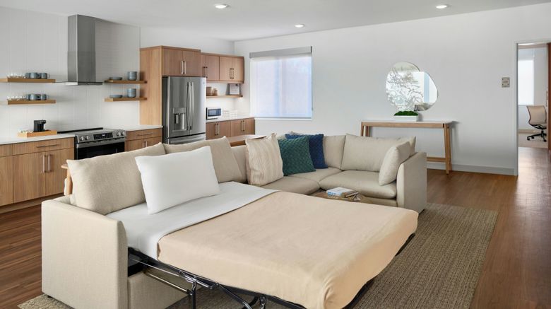 <b>Element Branson Room</b>. Images powered by <a href="https://www.leonardoworldwide.com/" title="Leonardo Worldwide" target="_blank">Leonardo</a>.