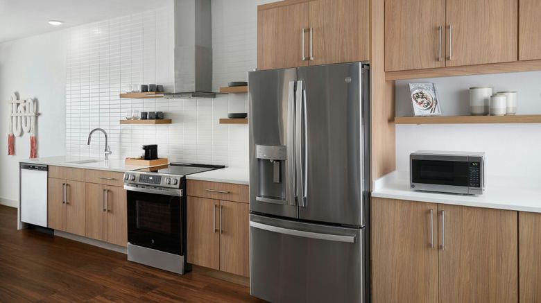<b>Element Branson Room</b>. Images powered by <a href="https://www.leonardoworldwide.com/" title="Leonardo Worldwide" target="_blank">Leonardo</a>.