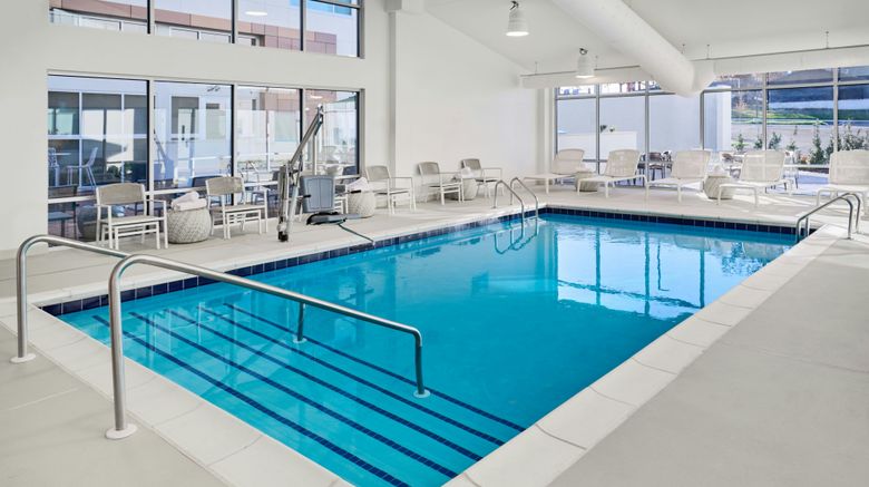 <b>Element Branson Pool</b>. Images powered by <a href="https://www.leonardoworldwide.com/" title="Leonardo Worldwide" target="_blank">Leonardo</a>.
