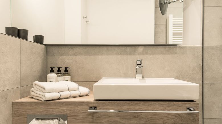 <b>Maximilians Boutique-Hotel Landau Room</b>. Images powered by <a href="https://www.leonardoworldwide.com/" title="Leonardo Worldwide" target="_blank">Leonardo</a>.