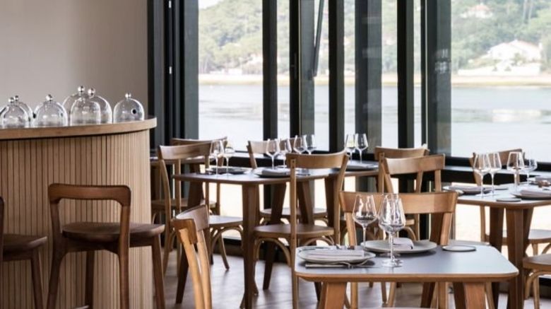 <b>Les Hortensias du Lac Restaurant</b>. Images powered by <a href="https://www.leonardoworldwide.com/" title="Leonardo Worldwide" target="_blank">Leonardo</a>.