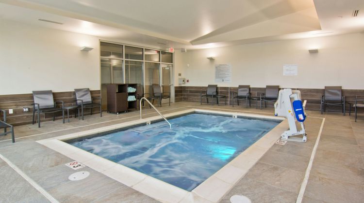 Fairfield Inn & Stes by Marriott Airport Recreation