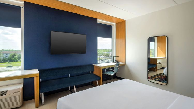aloft Mount Laurel Room