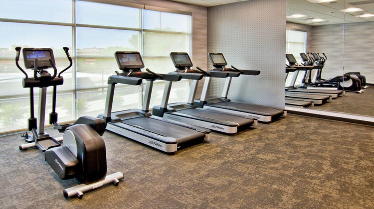 Fairfield Inn & Stes by Marriott Airport Recreation