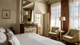 <b>La Maison d'Uzes Room</b>. Images powered by <a href="https://www.leonardoworldwide.com/" title="Leonardo Worldwide" target="_blank">Leonardo</a>.