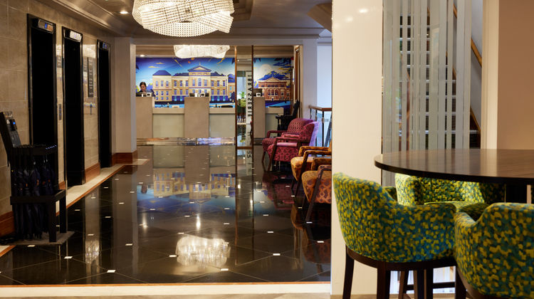 Thistle Kensington Gardens Lobby