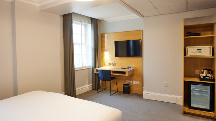 Thistle London Park Lane Room