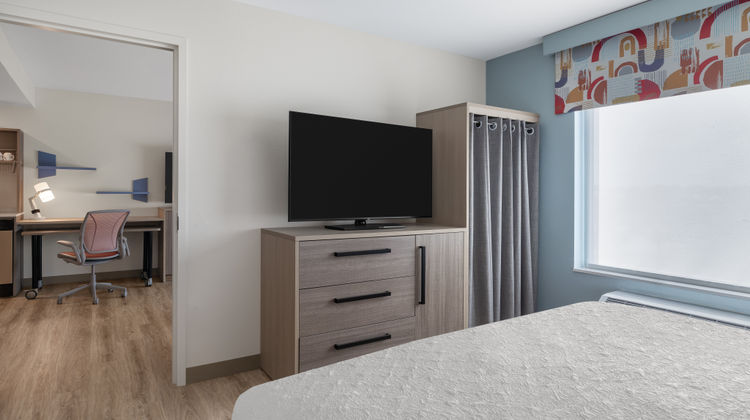 Home2 Suites by Hilton Muncie Room