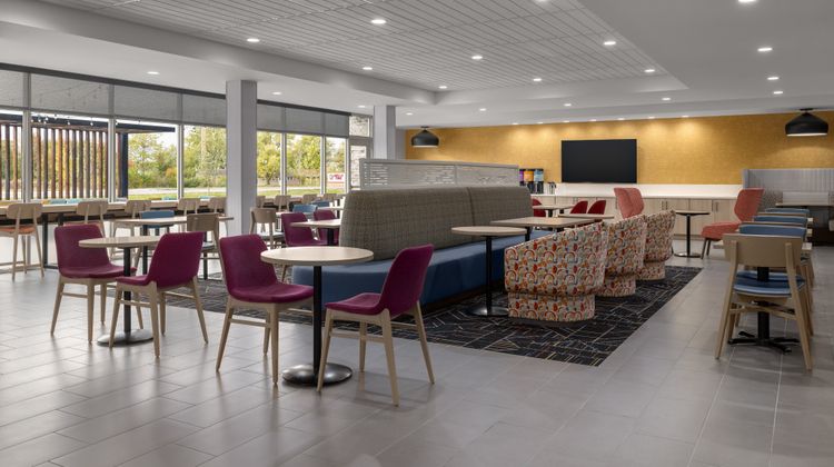 Home2 Suites by Hilton Muncie Lobby