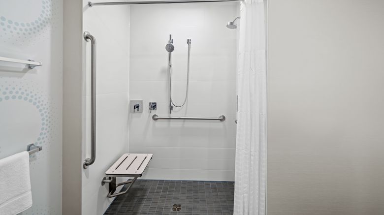 <b>Tru by Hilton Oshawa Room</b>. Images powered by <a href="https://www.leonardoworldwide.com/" title="Leonardo Worldwide" target="_blank">Leonardo</a>.