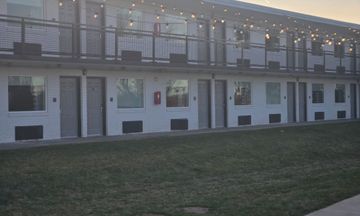 Dutch Wonderland Inn