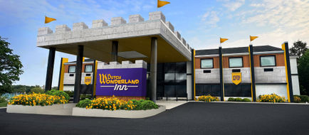 Dutch Wonderland Inn Exterior
