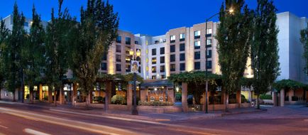 Courtyard Portland Downtown/Conv Ctr Exterior