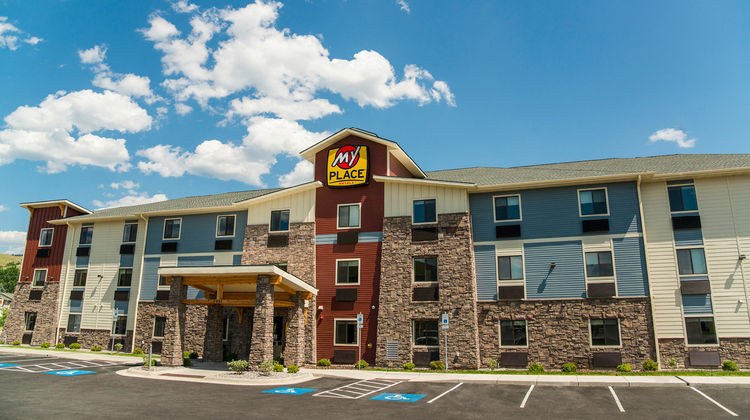My Place Hotel-Midland Exterior