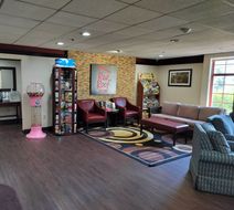 Red Roof Inn Lancaster Lobby